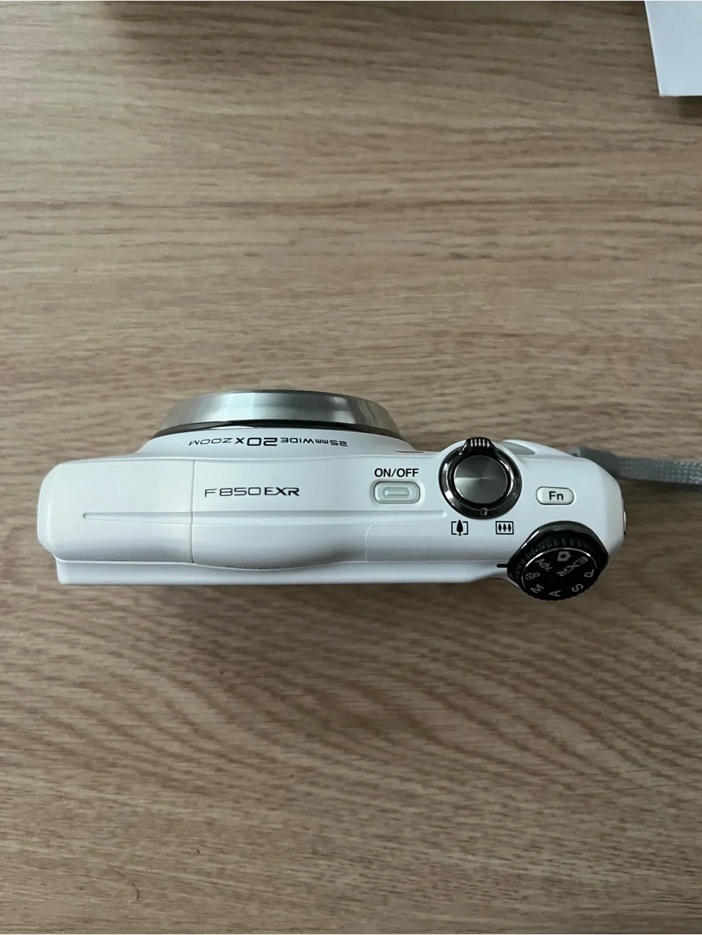 Fujifilm FinePix F850EXR White Digital Camera 16MP – In Original Box